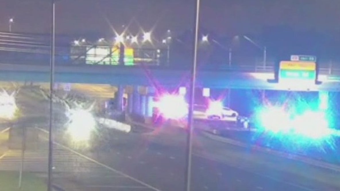 Deadly crash shuts down SR-408